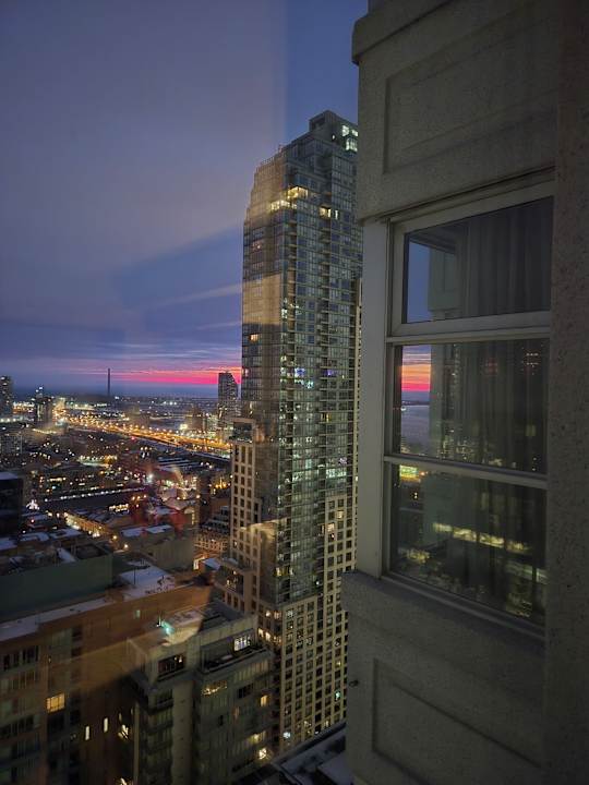 Ausblick One King West Hotel & Residence