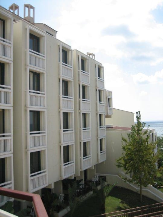 Widok na budynek główny PALOMA Perissia