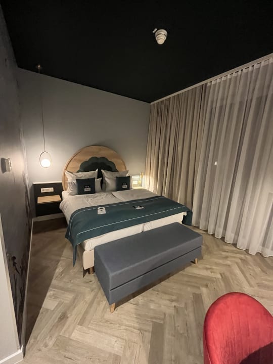 Zimmer Holiday Inn - the niu, Flower Konstanz