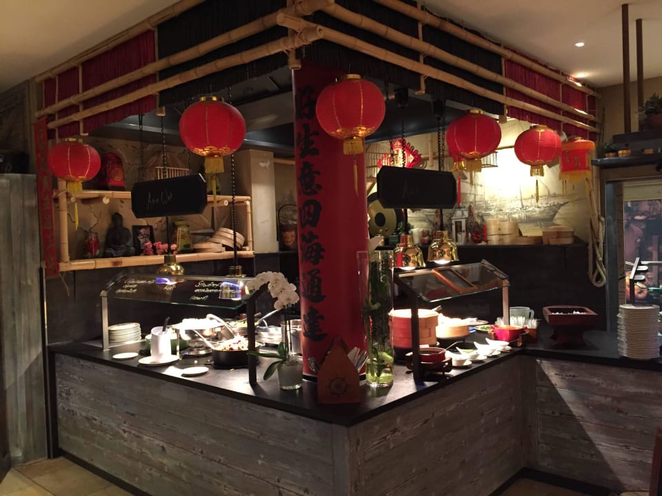 Asia Teil des Buffets Hotel Bell Rock Europa-Park
