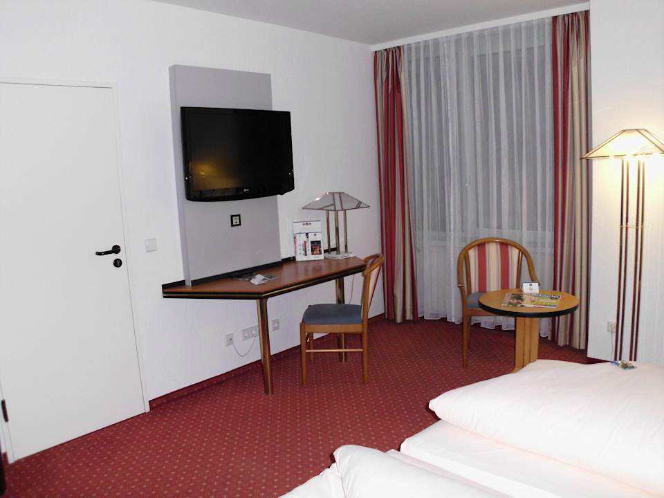 Moderner Flatscreen- nicht genutzt Best Western Plus Palatin Kongresshotel