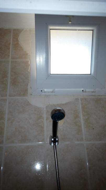 Ein Bad das zum duschen einlädt Semt Luna Beach Hotel