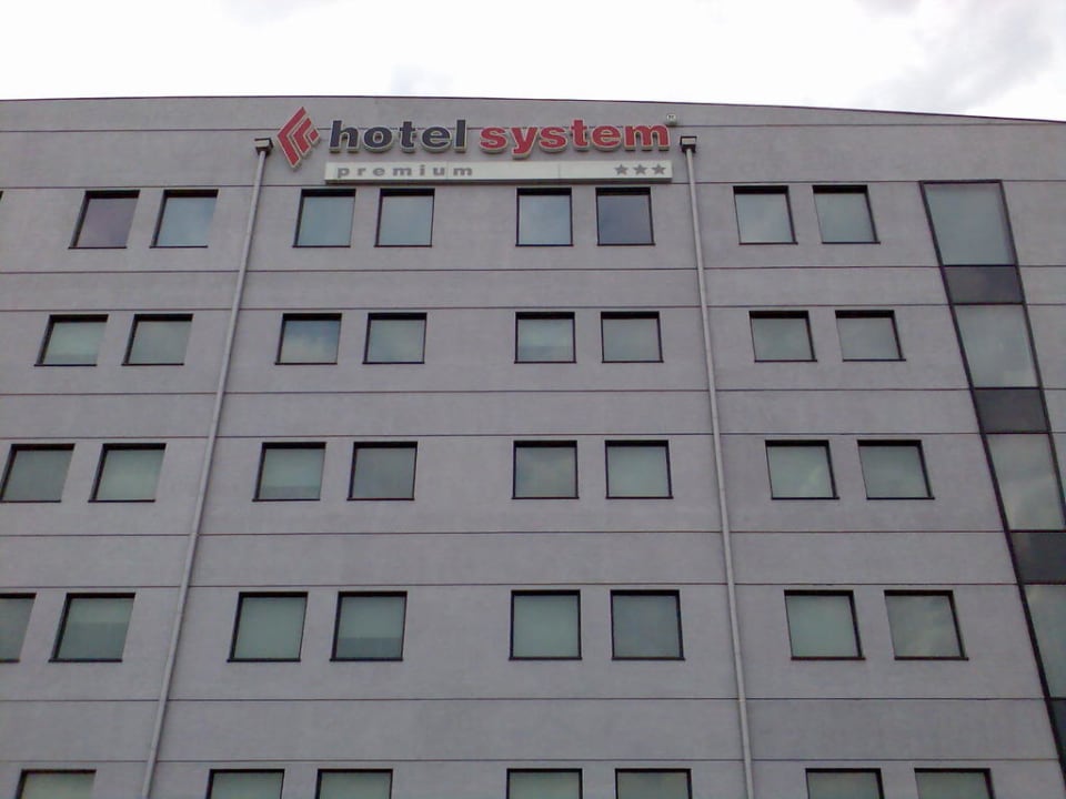 Außenansicht Hotel System Poznań
