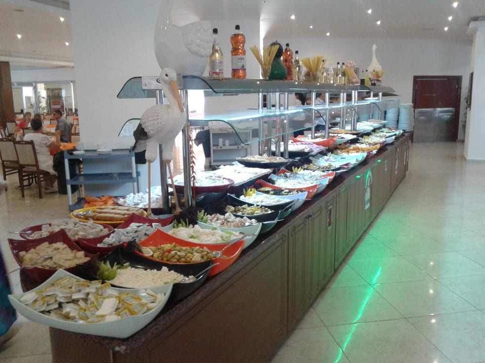 Выбор салатов Lonicera Resort & Spa Hotel