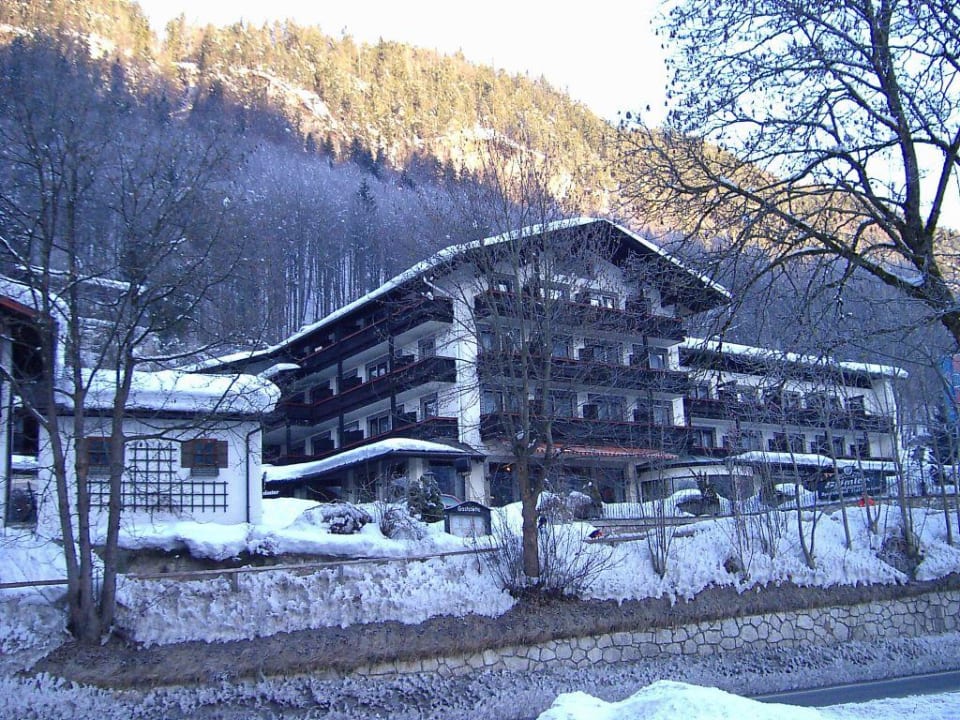 Front Hotel Alpensport-Hotel Seimler