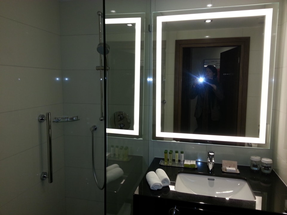 Badezimmer DoubleTree by Hilton Lodz