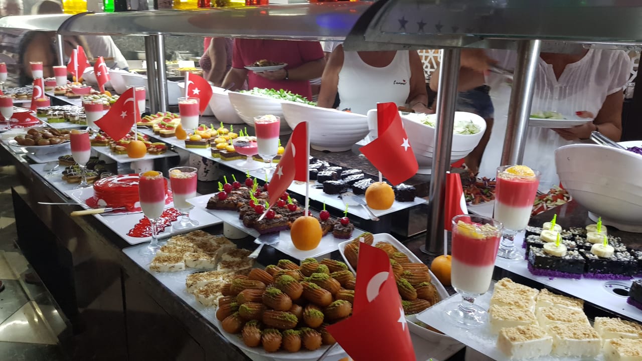 Gastro Side Royal Paradise Hotel