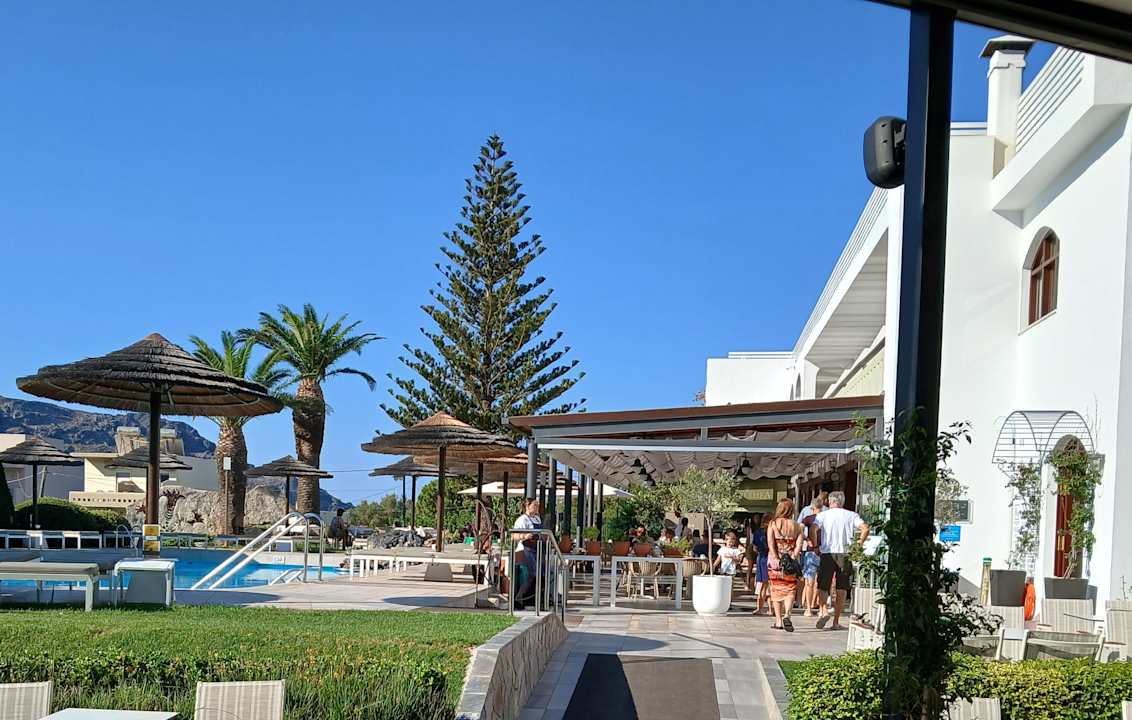 Außenansicht Alianthos Estate Resort