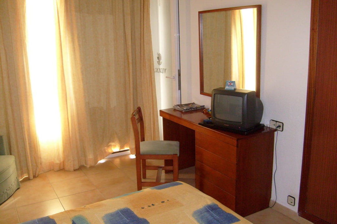 Blick zum Balkon hin Hotel Luxor