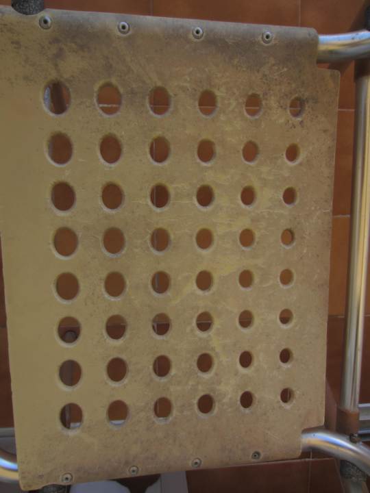 Verschimmelte Balkonmöbel Bei Juan Playa Blanca