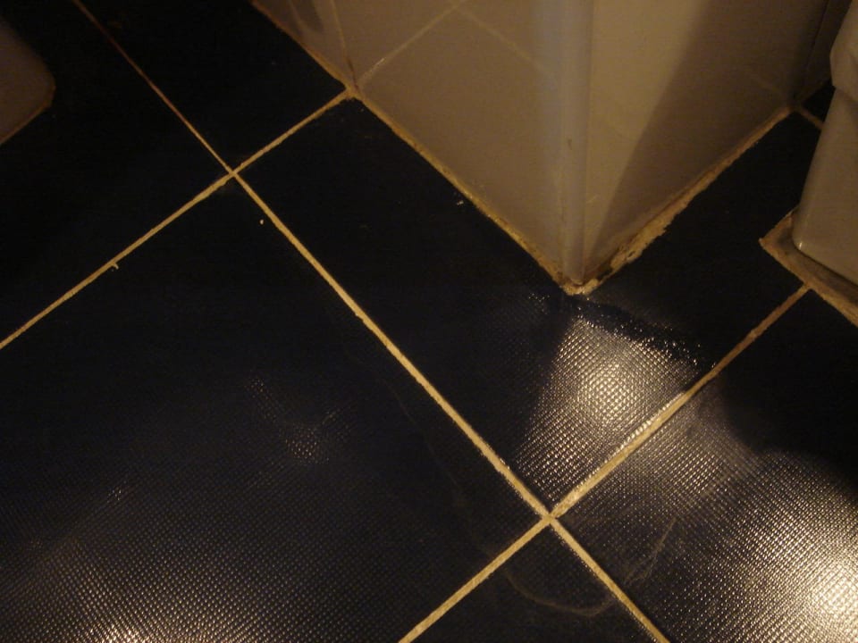 Wasserleck beim Wc ,täglich eine Pfütze Stella Beach Resort & Spa Makadi Bay