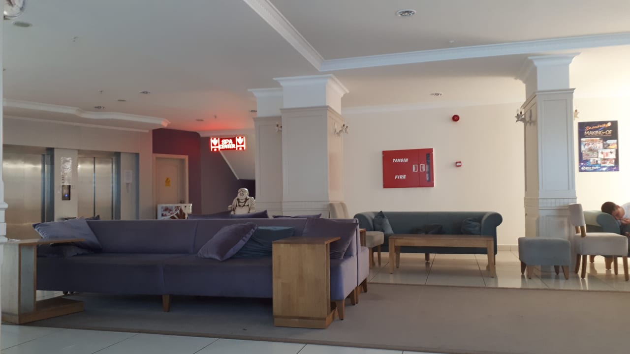 Lobby Club Turtas Beach Hotel