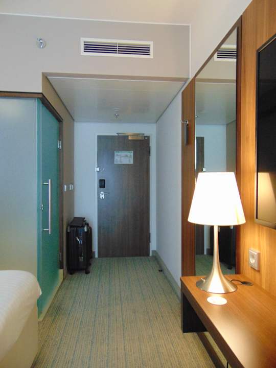 Zimmer Hotel Courtyard by Marriott Cologne