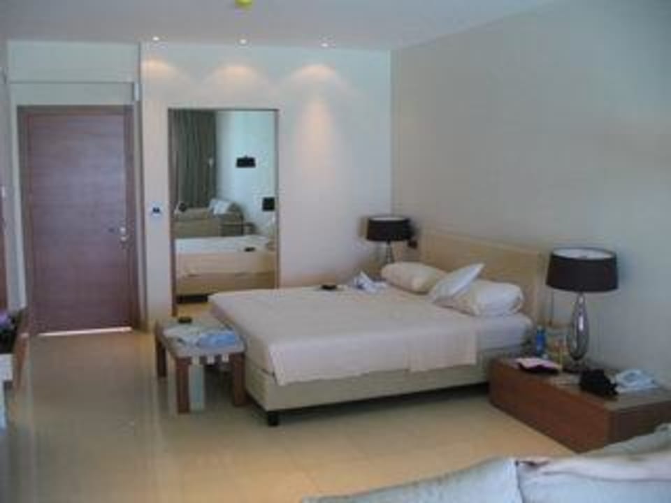 neue Suite The Ixian Grand & All Suites