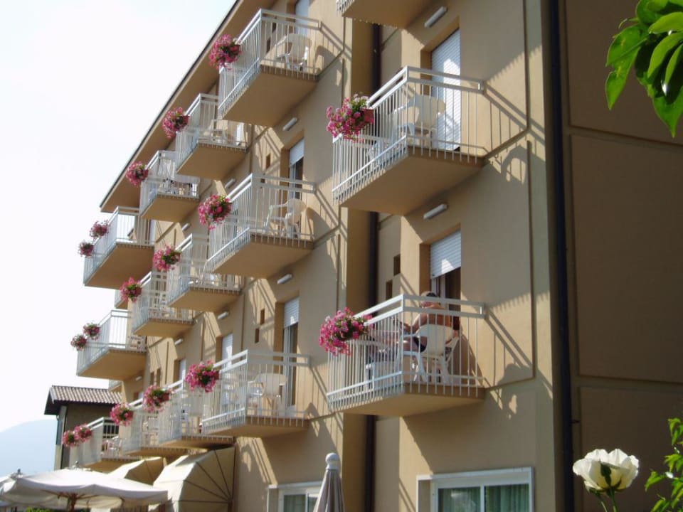 Ansicht Hauptgebäude Hotel Romeo