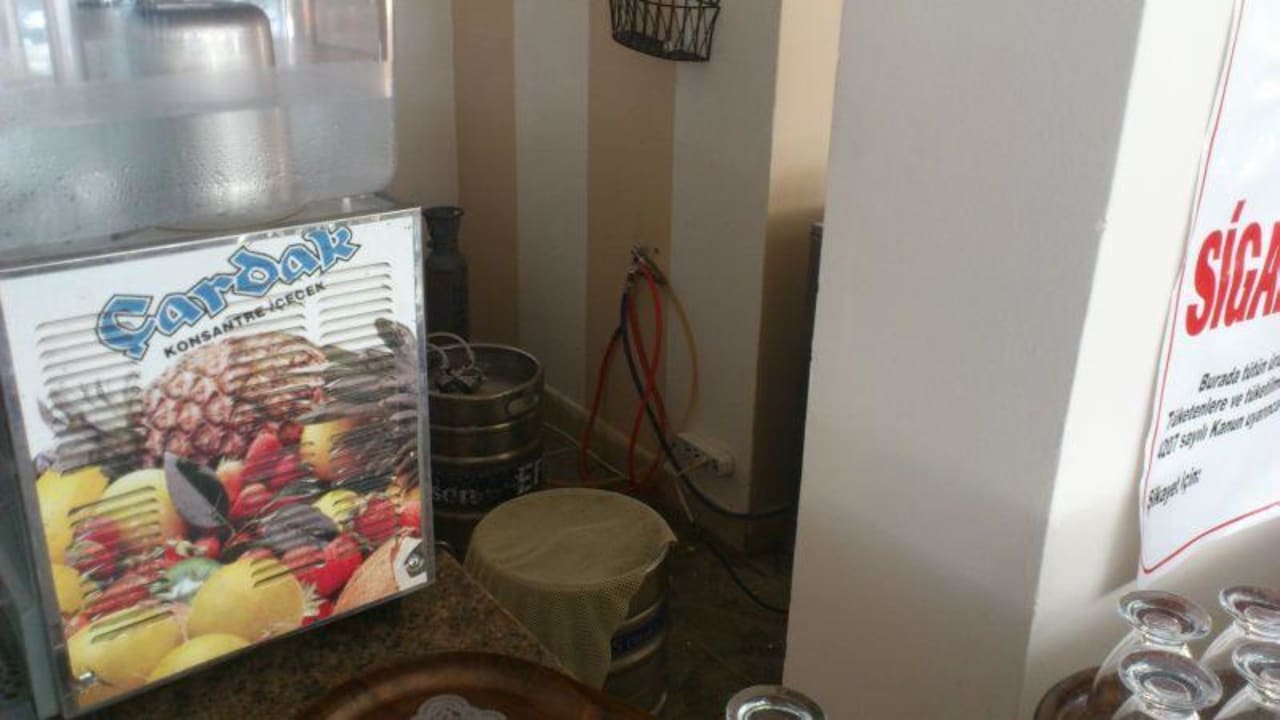 Schlauch Befüllung Trinkwasserautomatenbehälter Club Turtas Beach Hotel