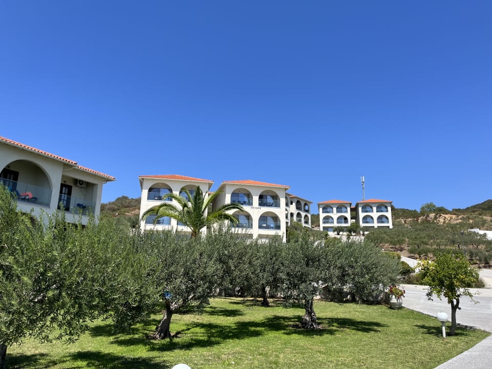 Außenansicht Akrathos Beach Hotel