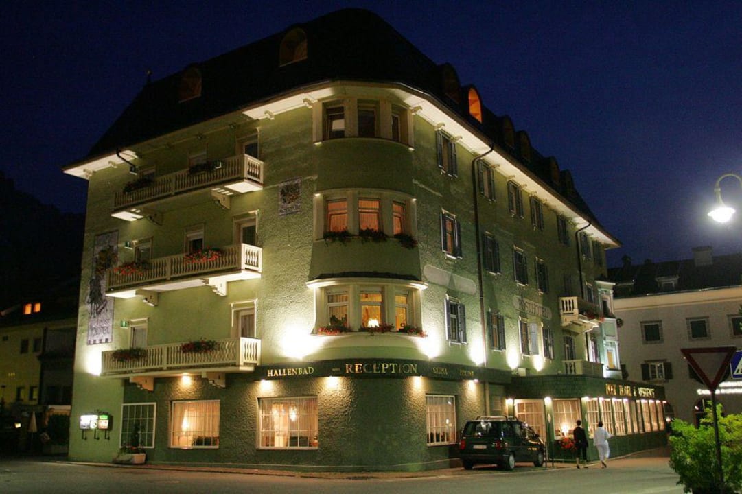 Foto noturna Post Hotel - Tradition & Lifestyle