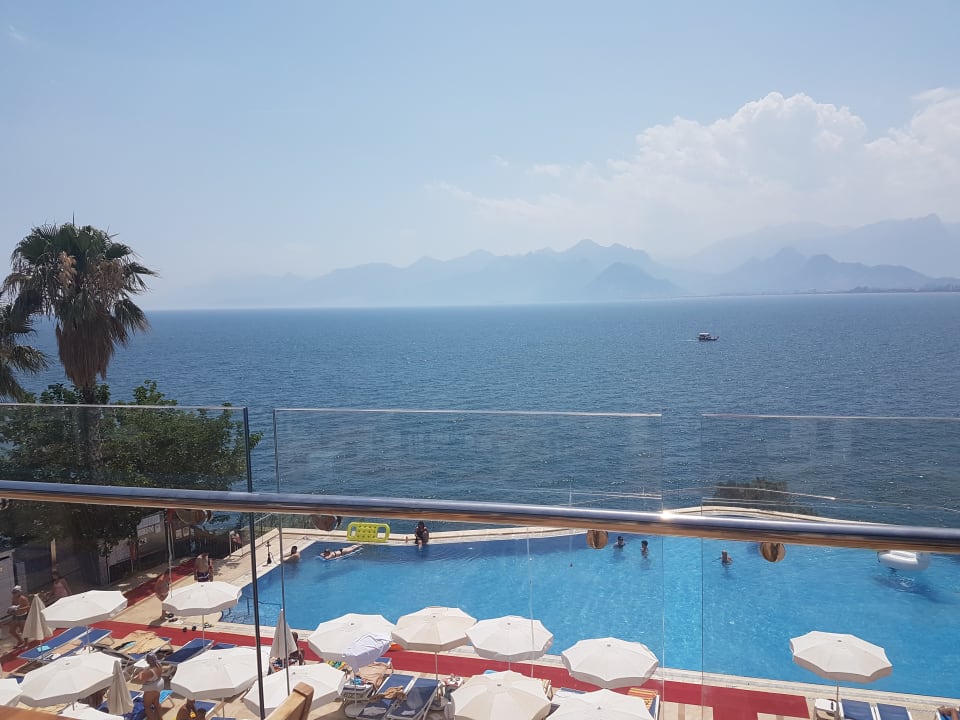 Pool Ramada Plaza by Wyndham Antalya