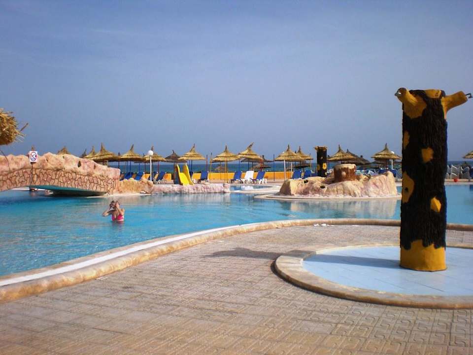 Przy basenie Hawai Beach Club