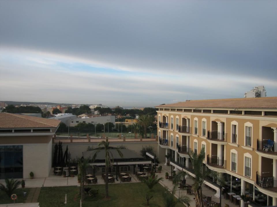 Richtung Strand und Meer Grupotel Playa de Palma Suites & Spa