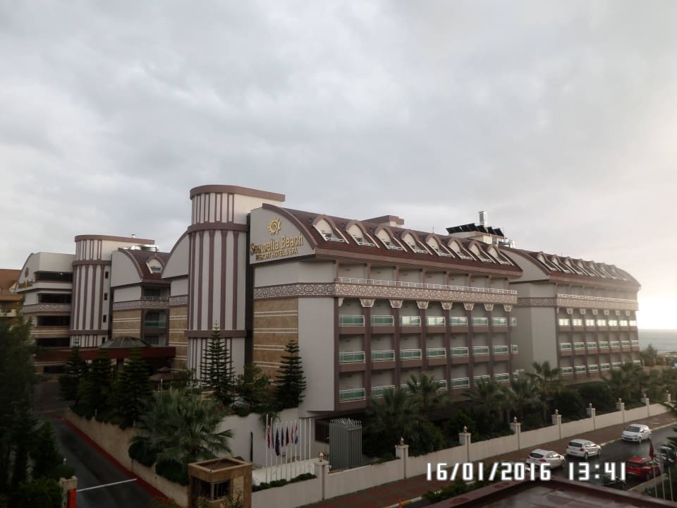 Ausblick absolut ok/rechts das Meer Aydinbey Kings Palace & Spa