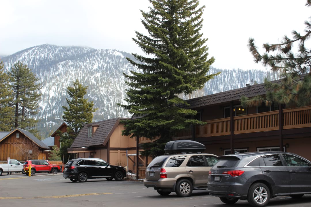 Außenansicht Hotel Tahoe Beach & Ski Club