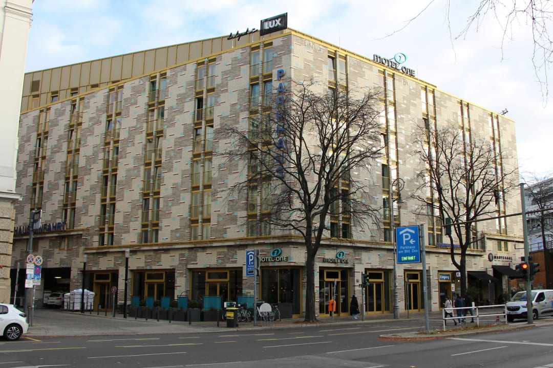 Außenansicht Motel One Berlin Ku'Damm