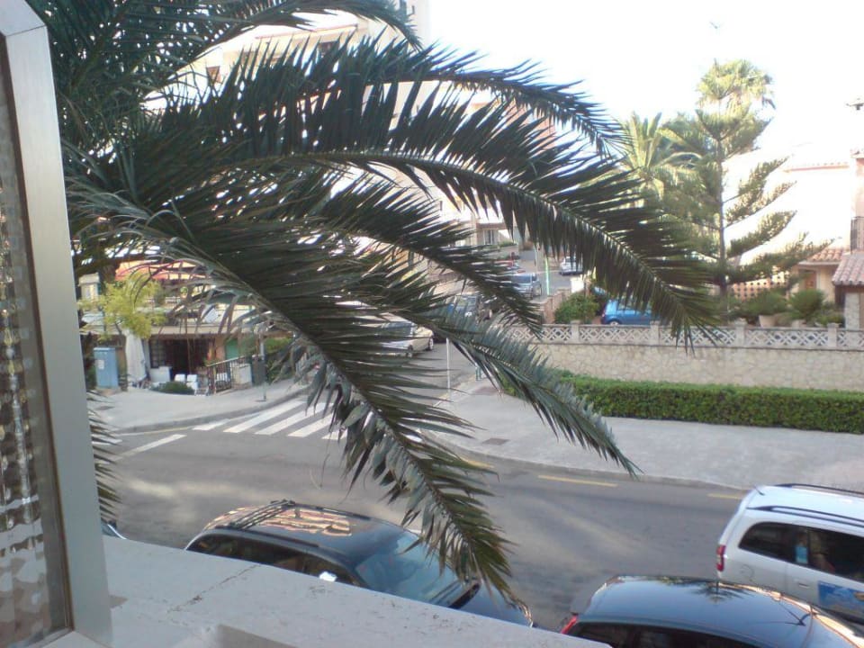 Blick auf die Hauptstrasse Hotel Metropolitan Playa