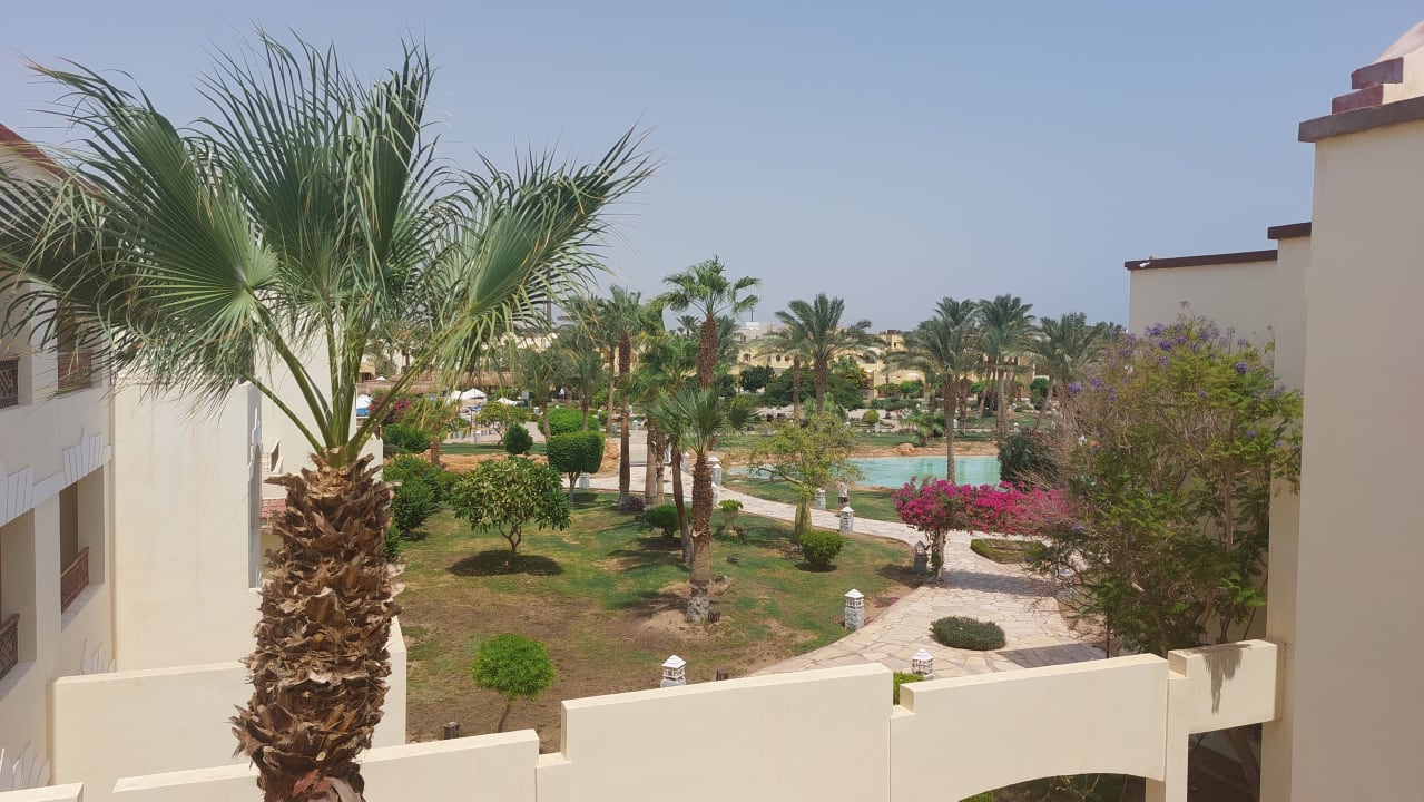 Gartenanlage Regency Plaza Aqua Park & Spa