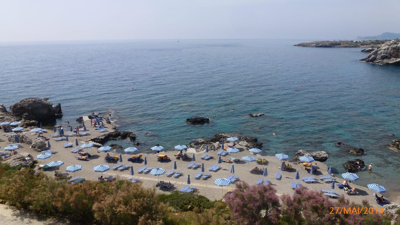 Blick auf den Hotel-Strand Hotel Kalithea Horizon Royal