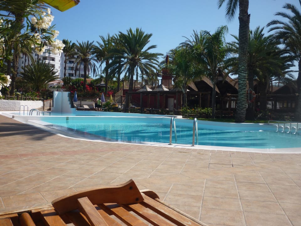 Hauptpool HL Miraflor Suites Hotel