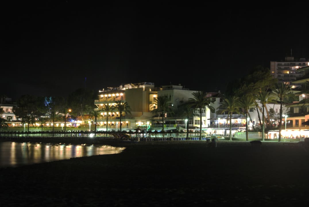 Nachts am Strand vorm Hotel Pension Maria Eugenia