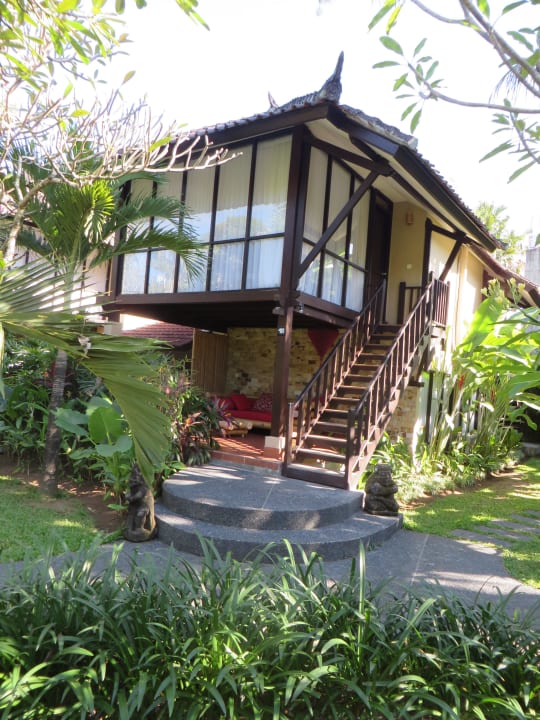Zimmer mit Ausblick auf den Park Segara Village Hotel