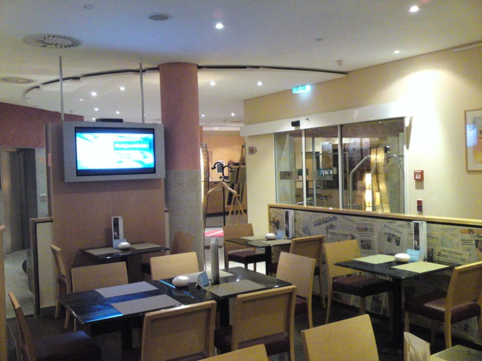 Kleine Bar ibis Styles Berlin Treptow