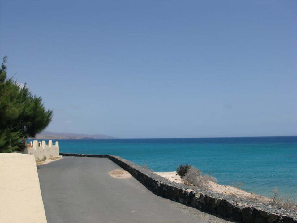 Weg vor dem Hotel ( Strandpromenade) H10 Tindaya