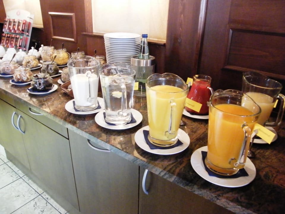 Frühstücksbuffet  Hotel Goldener Adler