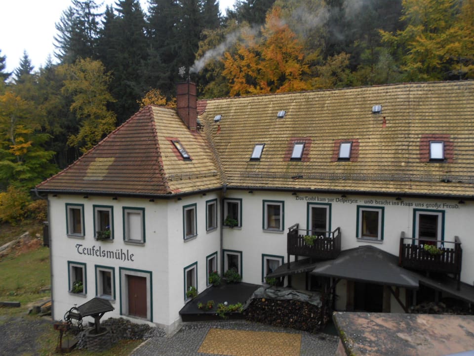 Blick von der Strasse Gasthof & Hotel Teufelsmühle