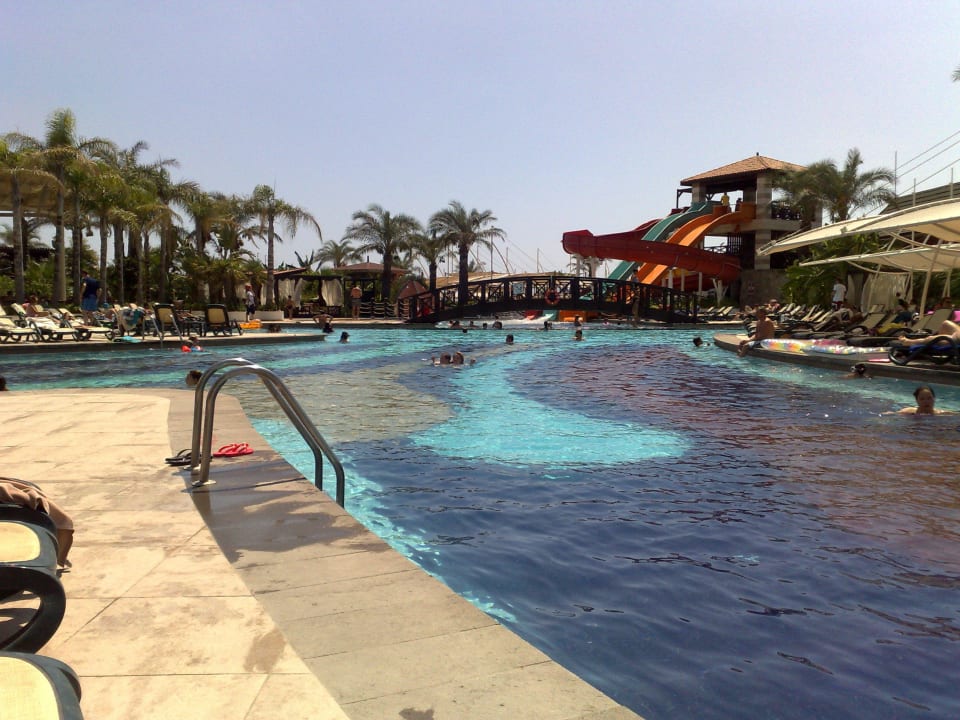 Pool Area Crystal Family Comfort Collection