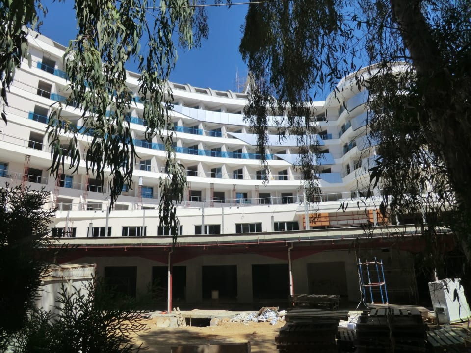 Neubau auf dem Botanik-Gelände: "Delphin Platinum" Hotel Botanik Platinum