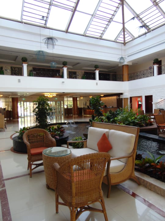 Lobby Fujairah Rotana Resort & Spa