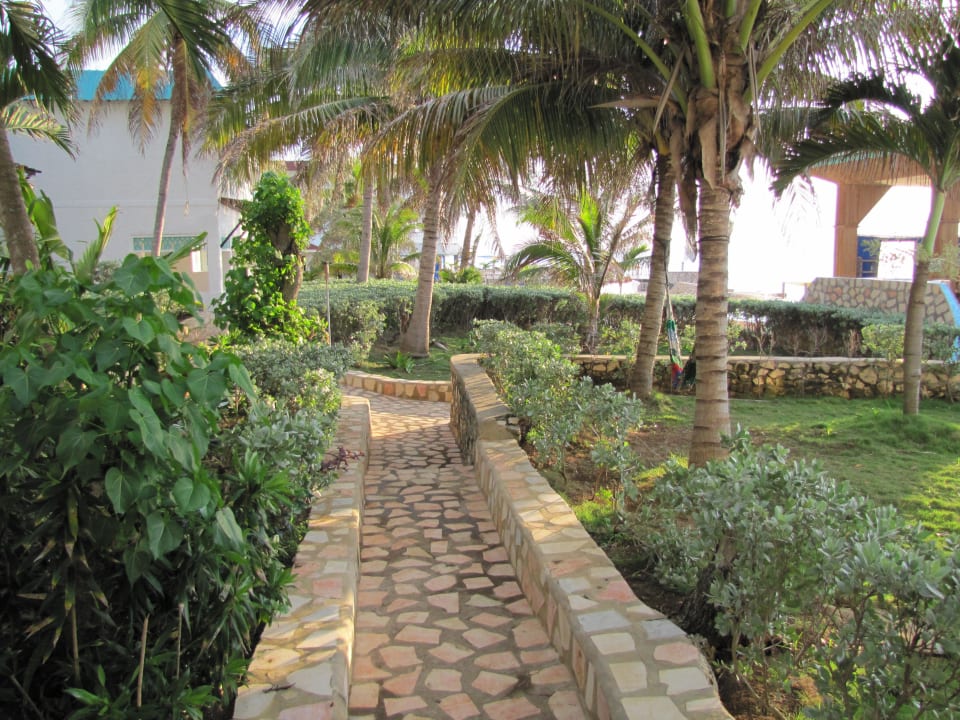 Blick in den Garten von Balkon Zi. 104 Samsara Cliff Resort