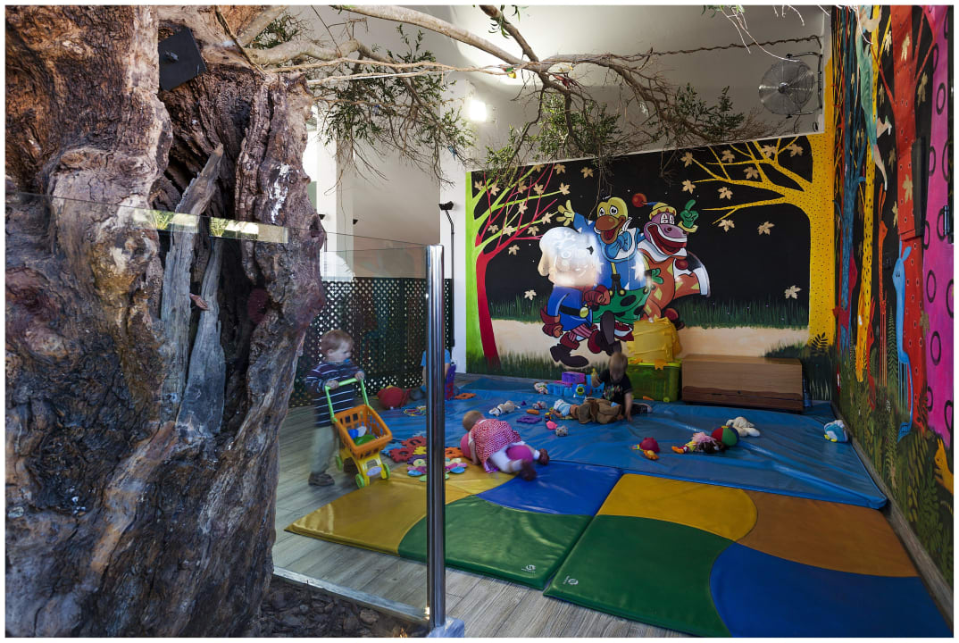 Kinderbetreuung beim Essen Royal Son Bou Family Club