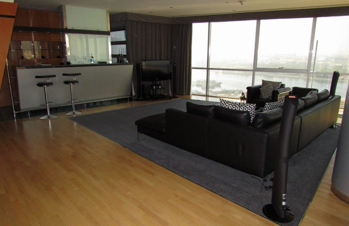 Executive suite 1307 Golden Sands Hotel Creek