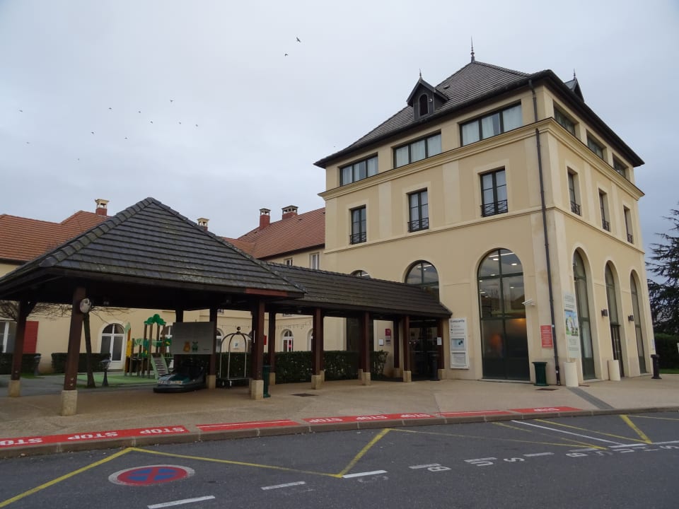 Außenansicht Campanile Val de France