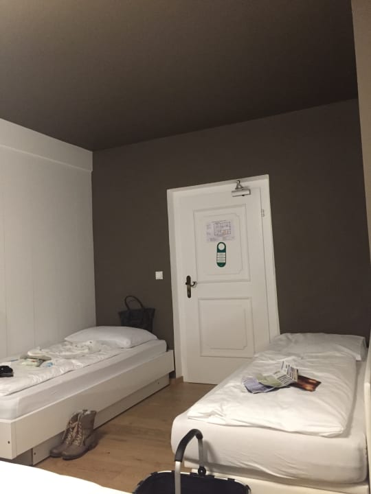 2 schmale Betten 1 großes Bett Wirtshaus & Hotel Lener