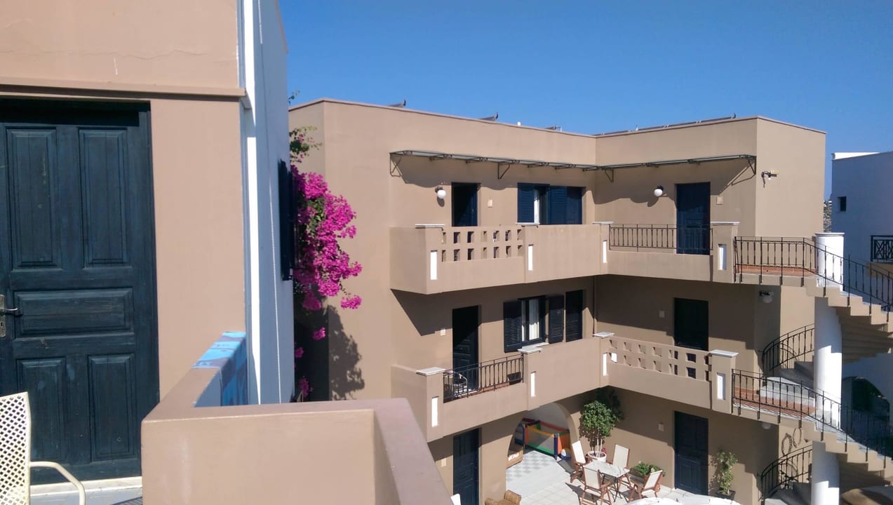 Ausblick vom Balkon (links) Nami Hotel & Suites
