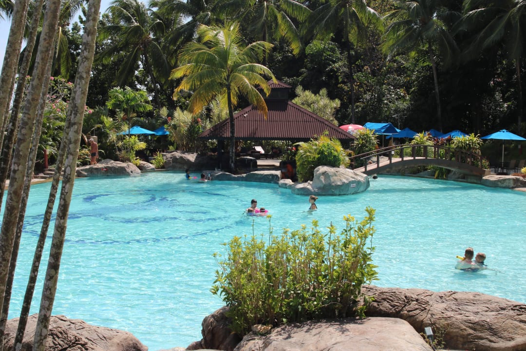 Der Große Pool Mit Bar Berjaya Langkawi Resort Burau Bay Teluk