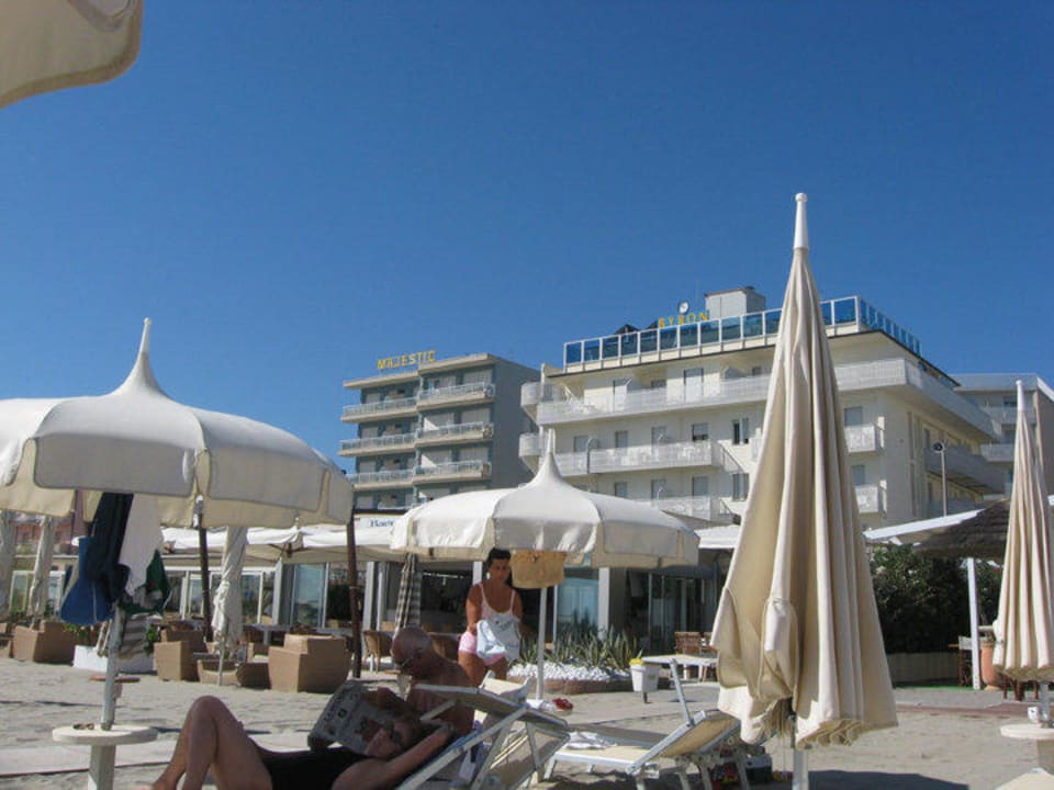 Hotel Majestic vom Strand aus Hotel Majestic