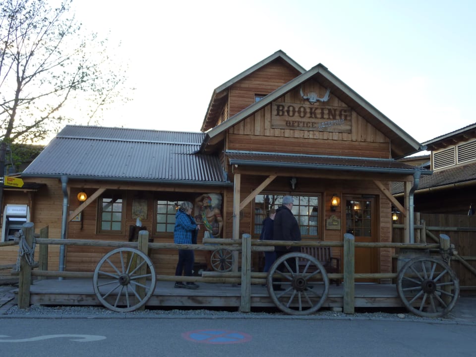 Blick auf die Rezeption Tipi Town Europa-Park